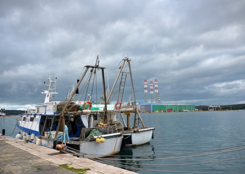 Sve je manje ribara, a smanjuje se i ulov ribe