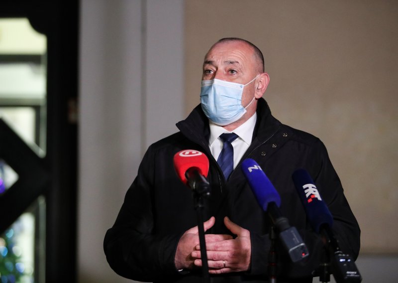 Medved: Ako broj novozaraženih bude rastao, epidemiolške mjere će se produljiti