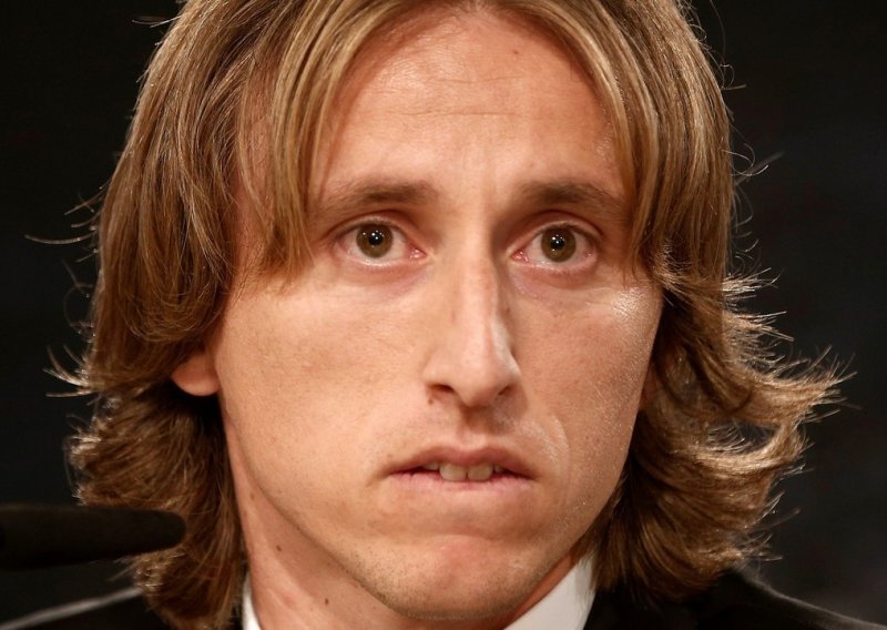 Modrić primio nagradu pa umirio navijače Reala