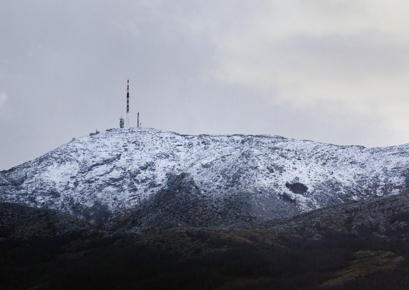 Zatvorena biokovska cesta prema Svetom Juri