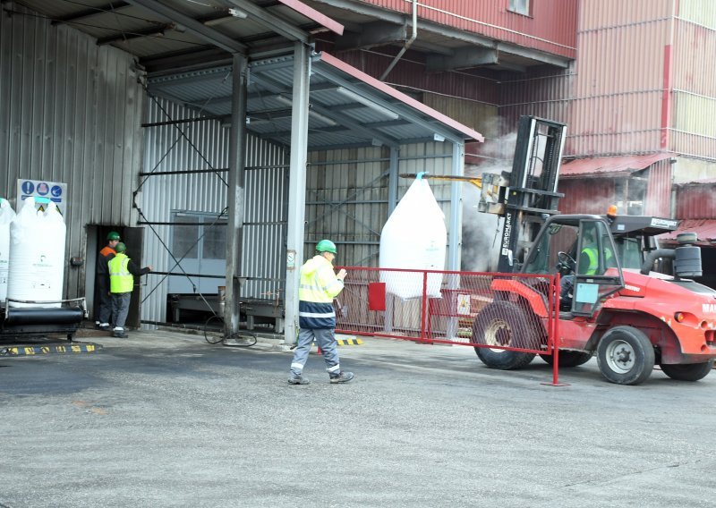 U pogonima Petrokemije nema oštećenja, u tijeku remont postrojenja