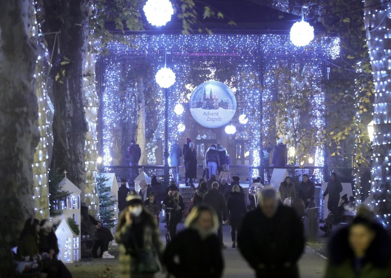 [VIDEO/FOTO] Prizori iz nekih boljih vremena: Zrinjevac kao u najboljim danima Adventa