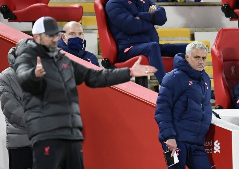 Ljutiti Jose Mourinho nije se mogao suzdržati nakon poraza; otkriveno što je Specijalni na kraju utakmice imao za reći Jürgenu Kloppu