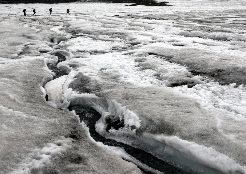 Antarktik u tri mjeseca protreslo 30 tisuća potresa
