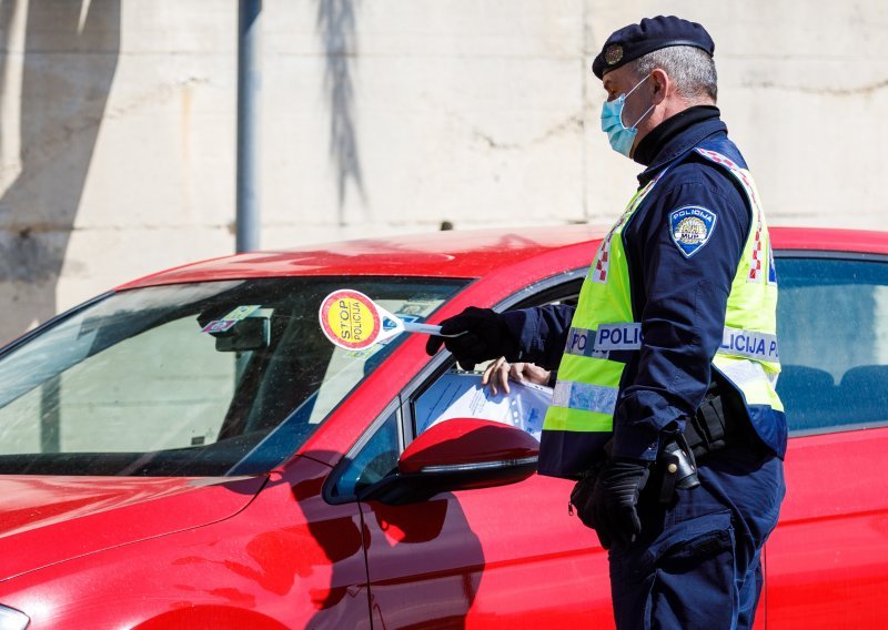 Zbunjuje vas ponovno uvođenje propusnica? Evo zašto neće biti kazni, kako do njih mogu oni bez računala i putovati u inozemstvo kroz druge županija