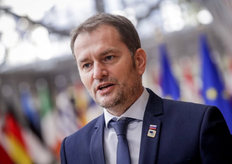 Slovački premijer pozitivan na koronavirus, mora u samoizolaciju