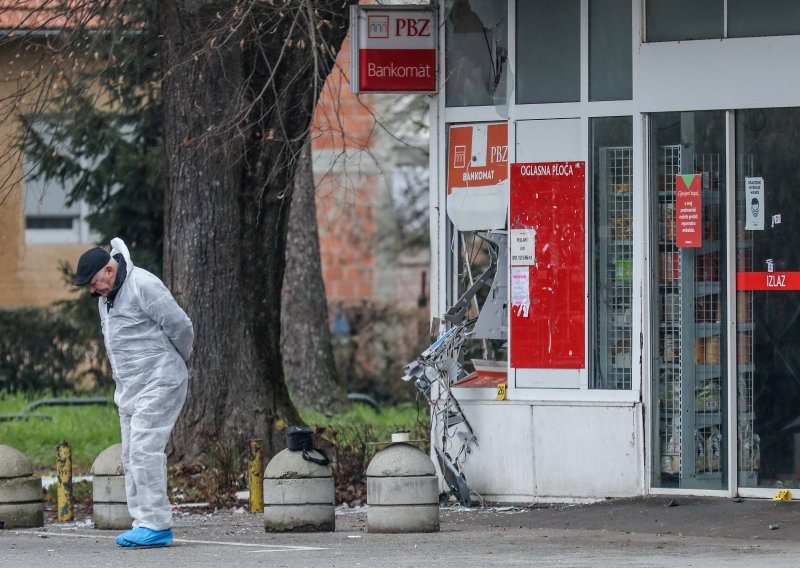 [VIDEO, FOTO] U gluho doba noći odjeknula eksplozija na zapadu Zagreba, eksplozivom raznesen bankomat
