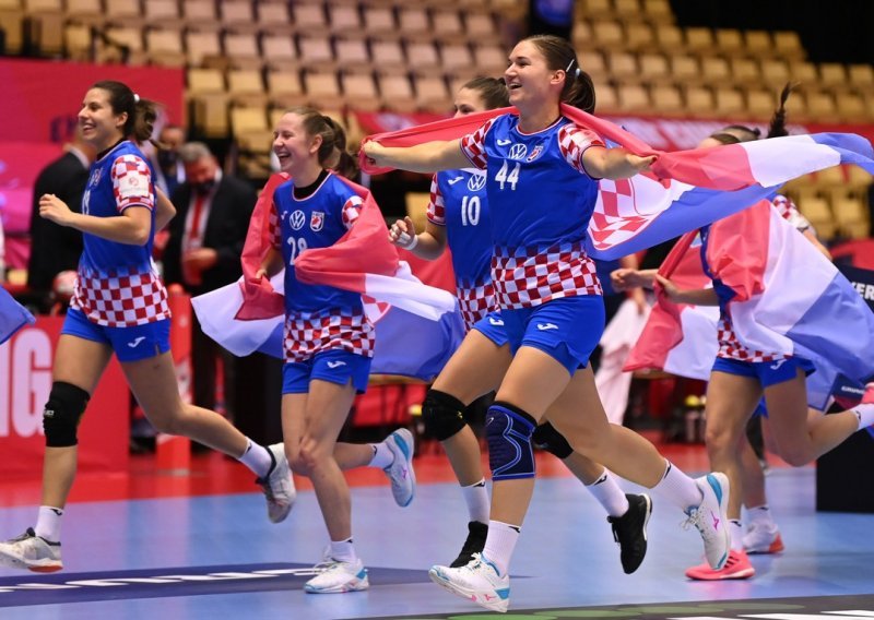 [VIDEO/FOTO] Senzacionalne 'kraljice šoka' oglasile su se nakon povijesnog uspjeha; Ćamila je spremila i poseban pozdrav za bahate Dance