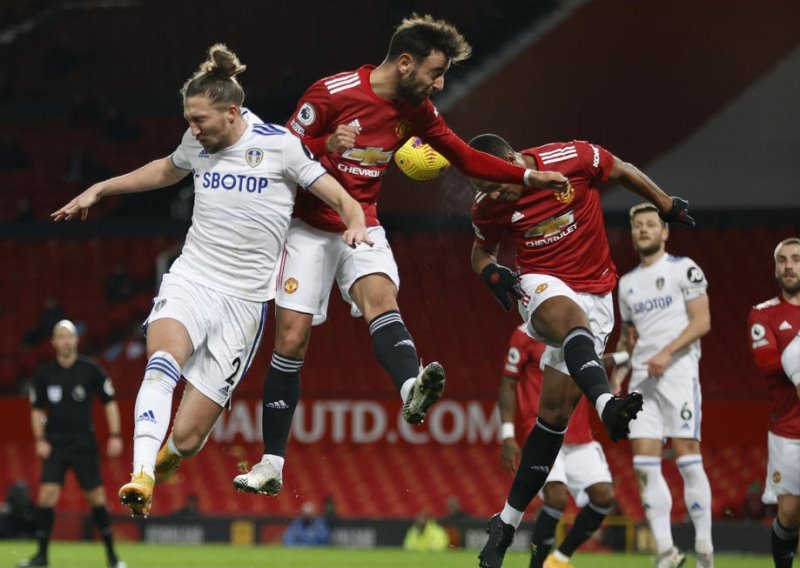 Manchester United na Old Traffordu utrpao šest komada Leedsu i probio se na treće mjesto; neočekivani domaći kiks Tottenhama