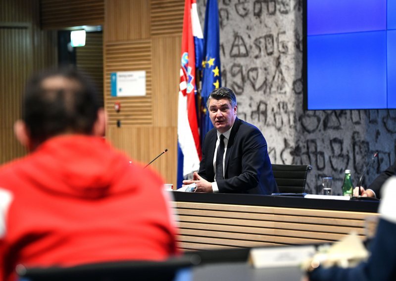 [FOTO] Državni vrh dočekao brončane rukometašice, Milanović poručio: 'Vi ste bile nešto između Odiseja i Ahila, a oko sebe ste imale Kiklope'