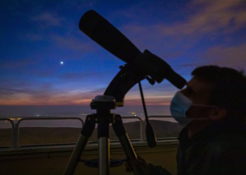 [FOTO] Bliski susret Saturna i Jupitera: Pogledajte kako je izgledala 'betlehemska zvijezda' koja se javlja jednom u 800 godina