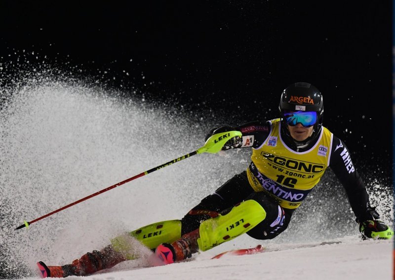 Filip Zubčić ima priliku ostvariti uspjeh karijere u slalomskim utrkama; nakon prvog 'laufa' u Madonni di Campiglio drži sjajno 19. mjesto