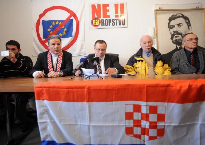 'Policija nas je brutalno privela, ali to nas neće pokolebati'