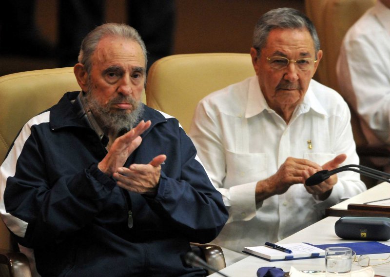 Kuba ususret Papi: Raul za života sahranjuje Fidela