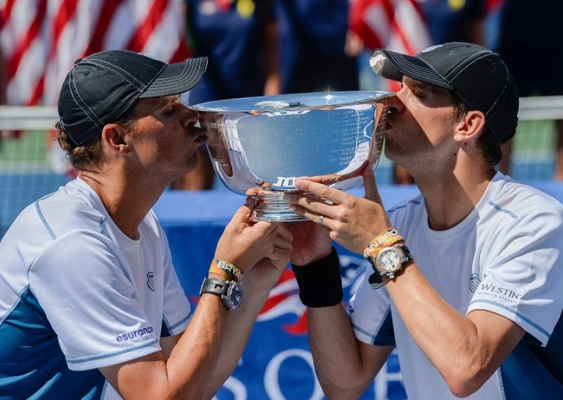 Braća Bryan na US Openu stigli do stote titule u karijeri!