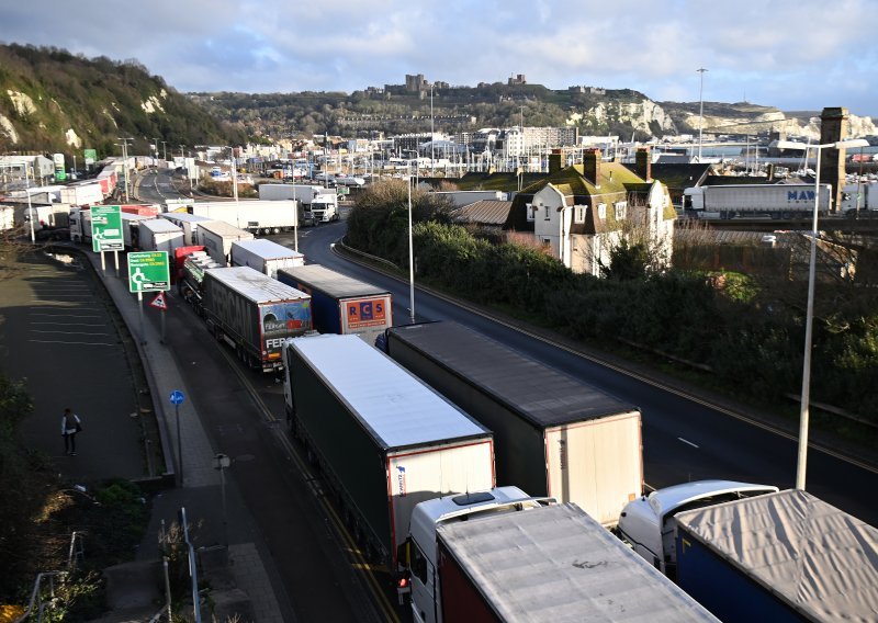Manje od 200 kamiona još blokirano u južnoj Engleskoj