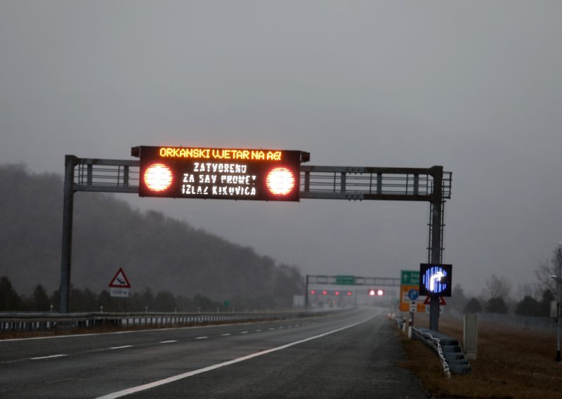 Prometna nesreća na autocesti A3, vjetar i poledica otežavaju promet