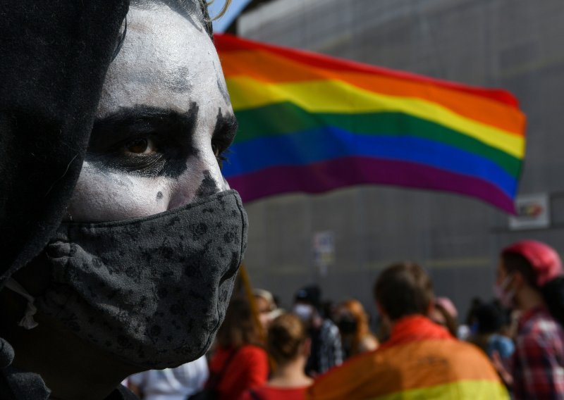Zagreb Pride užasnut subotnjim napadom na homoseksualca: Gejevi nisu zbog svog postojanja krivi nizašto. Desničarske bande jesu!