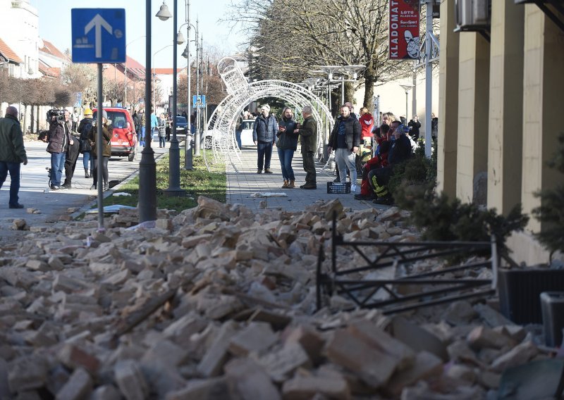 [FOTO/VIDEO] Veliko srce Hrvatske: Stradalim sugrađanima nude smještaj, prijevoz, hranu, potrepštine...