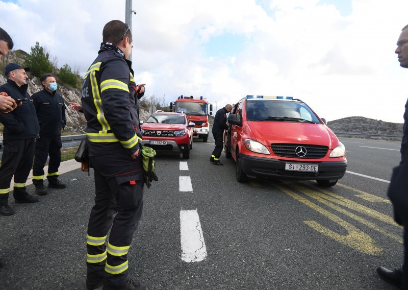 U Sisak i Petrinju stiže 278 vatrogasaca i 76 vozila