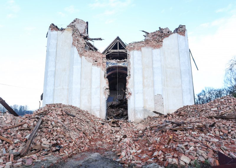 U potresu uništena sisačka katedrala i 6 župnih crkvi, a 20 teško oštećeno