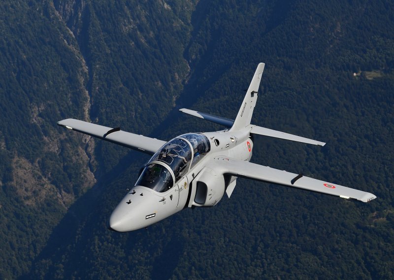 [VIDEO] Ovo je najnoviji trenažni avion na kojem će se u budućnosti školovati piloti NATO saveza