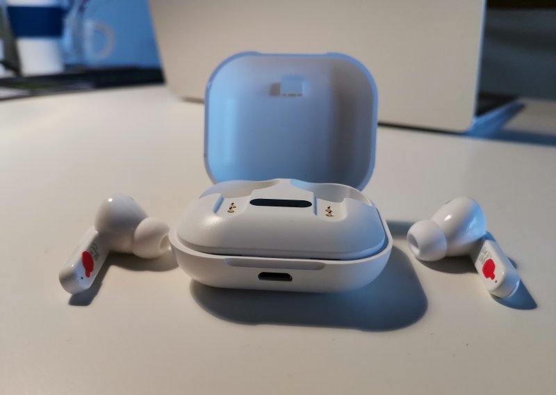 [FOTO] Isprobali smo kompaktne i praktične, doista bežične slušalice