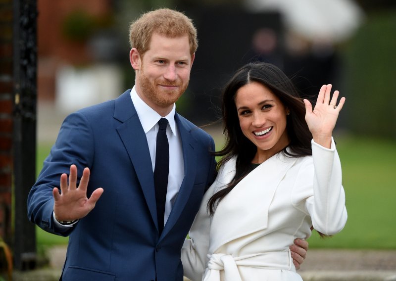 Blagdanska epizoda podcasta princa Harryja, Meghan i malenoga Archieja polako se uspinje na top ljestvici