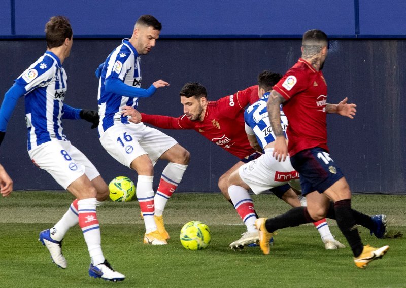 Hrvatski reprezentativac Ante Budimir kolateralna žrtva na zadnjoj utakmici iz Lige petice u ovoj godini; igrao tek prvih 12 minuta...