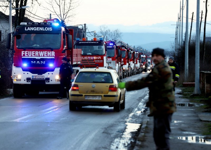 [VIDEO ]Zagrebački vatrogasci spasili jednu osobu i dosad obavili više od 630 intervencija