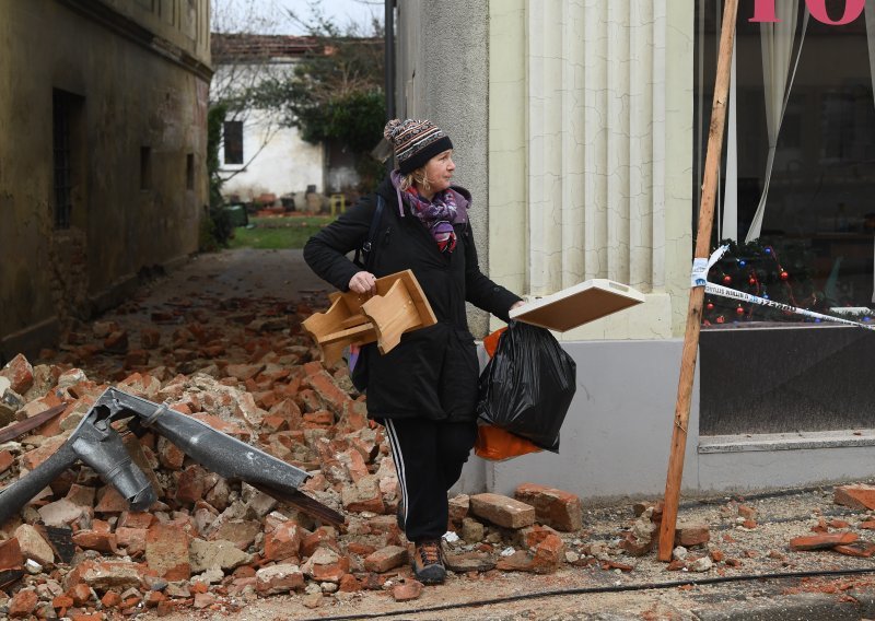 Psiholozi pozivaju sve pogođene potresom: Zovite podršku, ako ništa, možemo pričati o vremenu