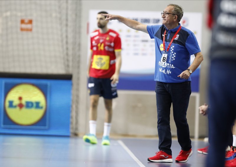 [FOTO] Lino Červar: Dali smo priliku mlađim igračima, imali su dobrih momenata, ali bilo je i onih u kojima smo i zaštekali