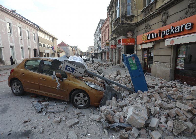 Sisak se u najrazornijem potresu prema istoku pomaknuo deset , a Petrinja do 20 centimetara