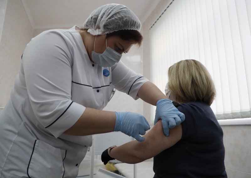 Više od milijun Europljana primilo dozu cjepiva protiv covida-19