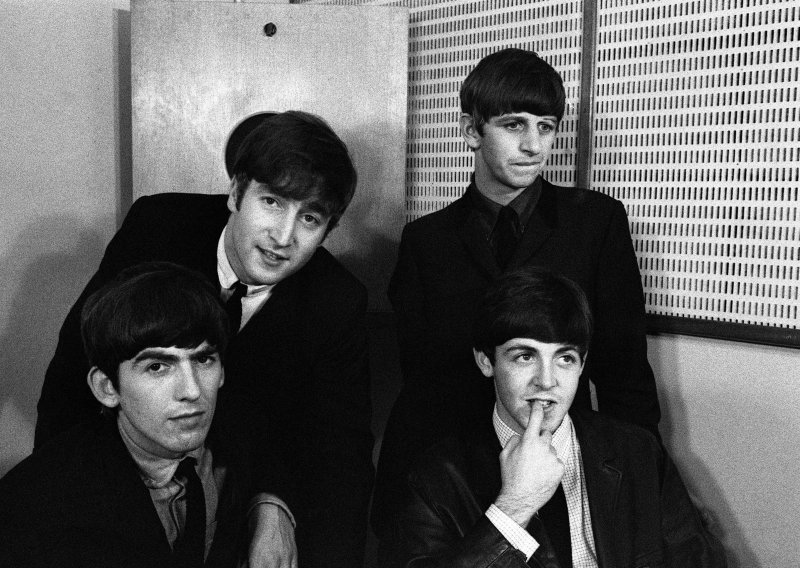 Nikad viđene fotografije Beatlesa na aukciji