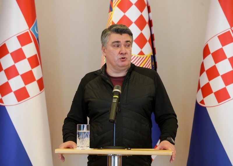 Milanović: Spomendan je to na važan trenutak u novijoj hrvatskoj povijesti kada je i svijet prihvatio i priznao samostalnost i neovisnost hrvatske države