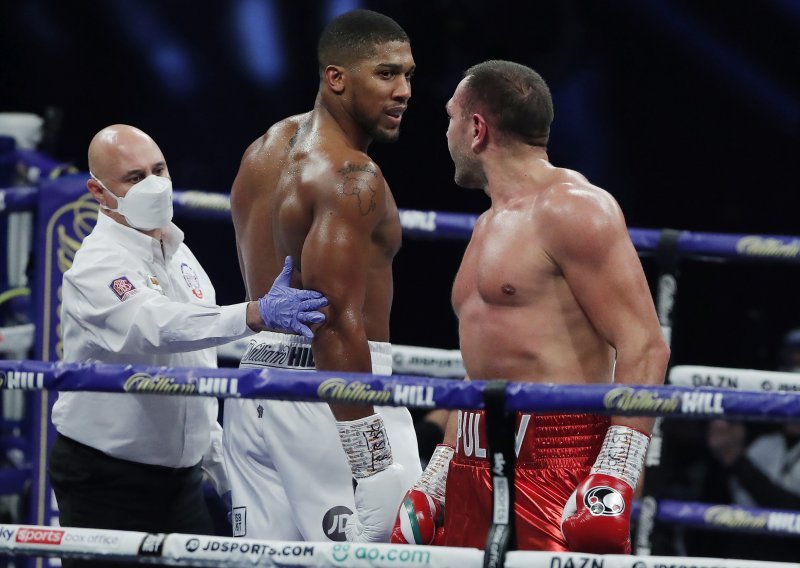 Anthony Joshua najavio kada će okončati karijeru, ali i jasno dao do znanja Tysonu Furyju koliko dugo će čekati na njegove naslove