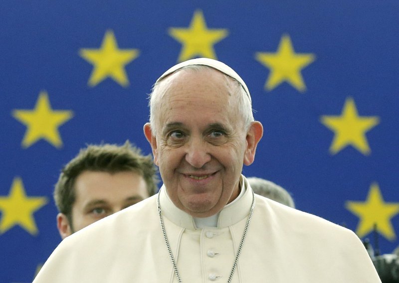 Papa u Strasbourgu: EU treba prigrliti Balkan