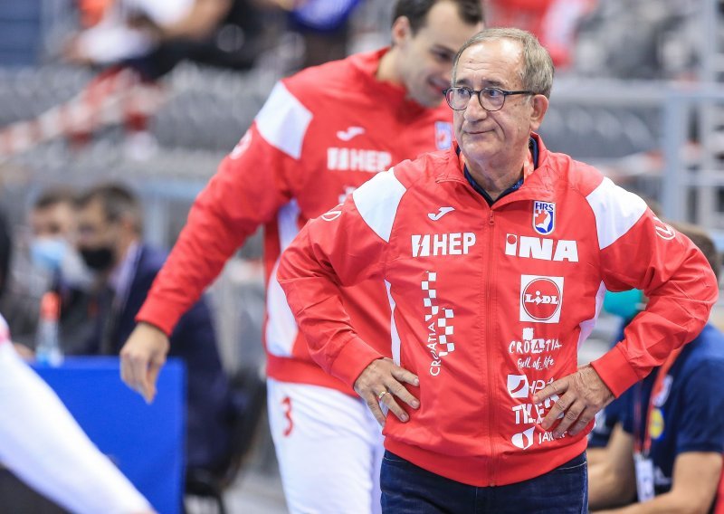 [FOTO] Lino Červar donio najtežu odluku i s popisa putnika za svjetsko prvenstvo izbrisao dva imena, ali utješio ga Igor Karačić