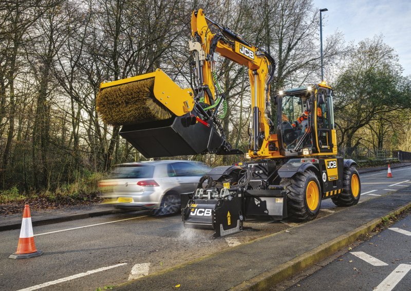 [FOTO/VIDEO] Novi eliminator udarnih rupa; JCB predstavio stroj Hydradig PotholePro