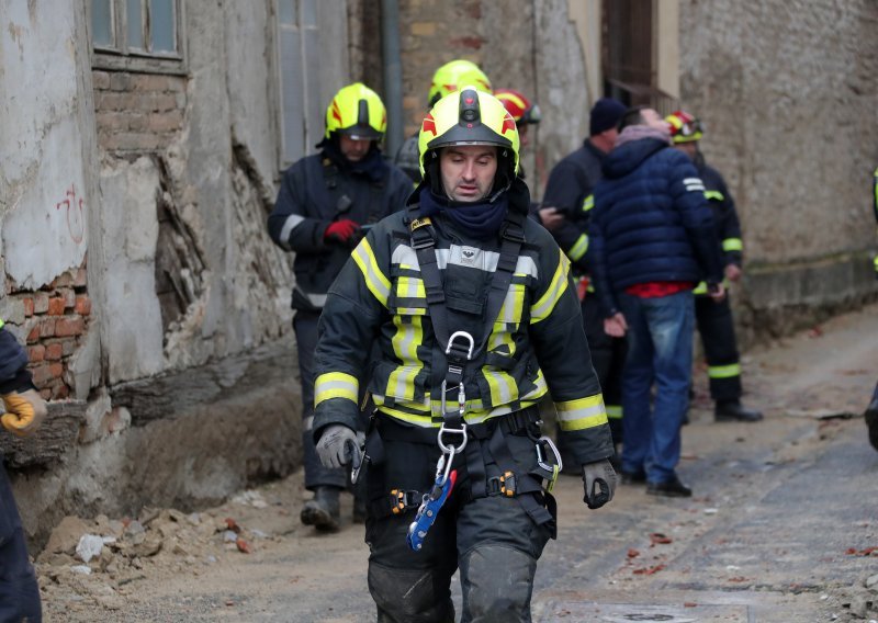 [FOTO/VIDEO] Smanjen angažman vatrogasaca zbog lošeg vremena