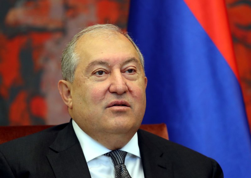 Armenski predsjednik hospitaliziran u Londonu nakon zaraze koronavirusom