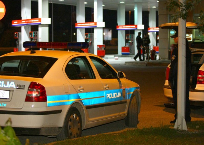Muškarac u Zagrebu vozio pijan pa ga zaustavila policija; odbio je alkotest, vrijeđao policajce te pokušao pobjeći