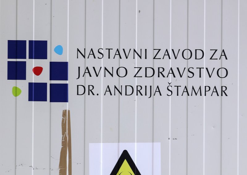 Zagrebački "Štampar" donirao petrinjskom laboratoriju mikrobiološke podloge