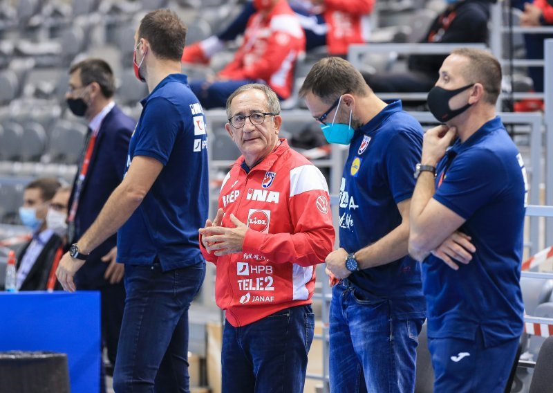 Izbornik Červar donio važnu odluku; Svjetsko prvenstvo počinje bez dva bitna igrača, a otkrio je i jedan detalj iz Egipta: Ovdje kao da je rat!