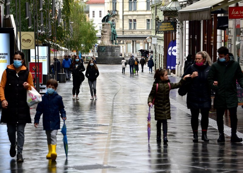 Slovenija otvara srednje škole, cijepljenje u školama i vrtićima