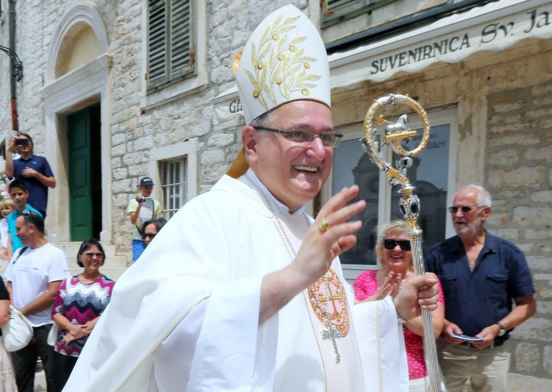 I to se događa: Crkva povlači novac iz EU fondova