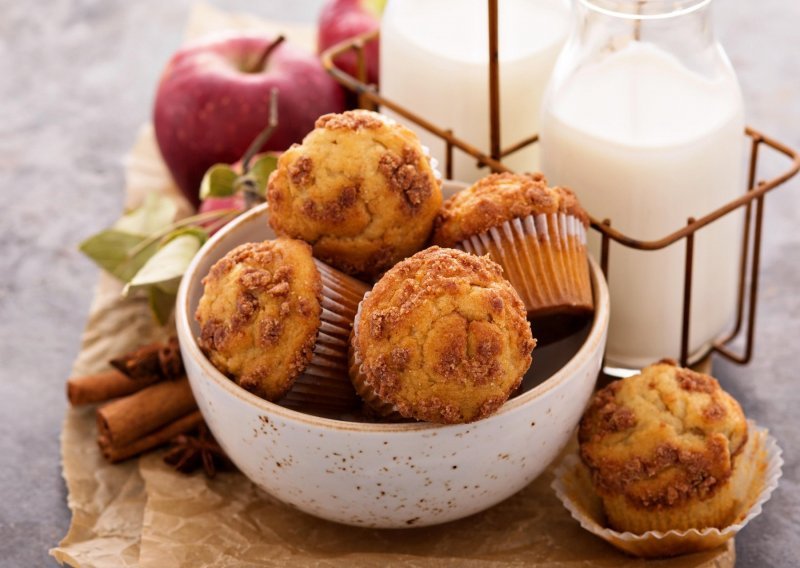 Ako jabuke ne volite jesti same, iskoristite ih za pripremu ovih sočnih muffina, ukusnijih od bilo koje torte