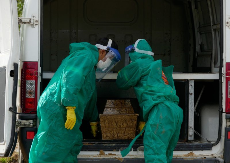 WHO upozorava na katastrofu: Brazil četvrti dan zaredom ima više od tisuću umrlih u 24 sata