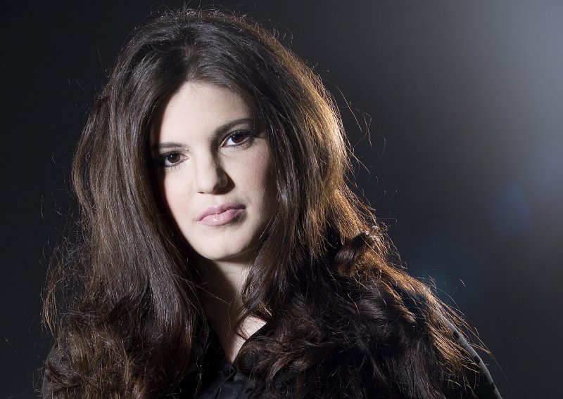 Zavodljivi ples: Tina Vukov odjenula se u kožu pa zanjihala bokovima uz žestoku grunge melodiju